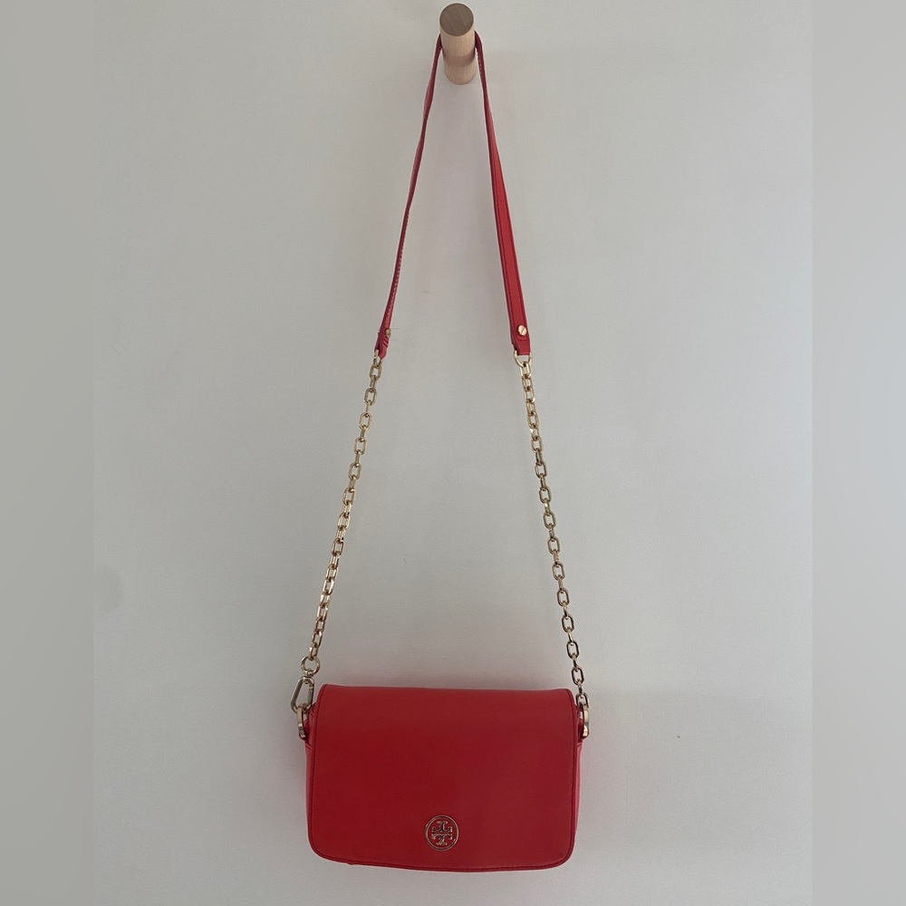 Red body cross bag